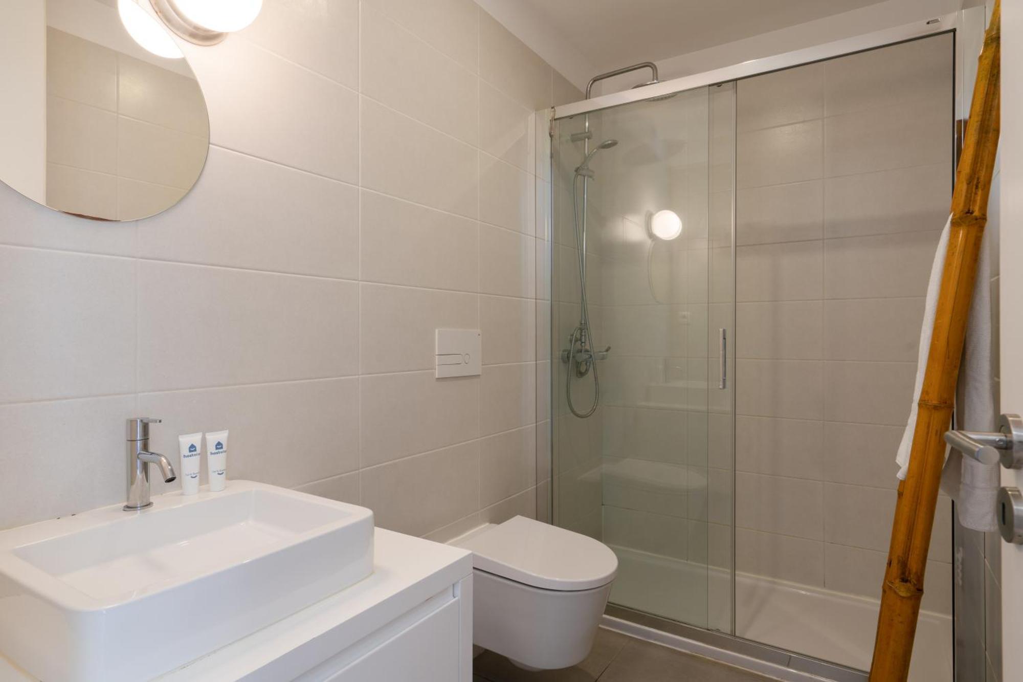 Host Wise - Charming Welcoming Flat - Centrally Located Porto Luaran gambar