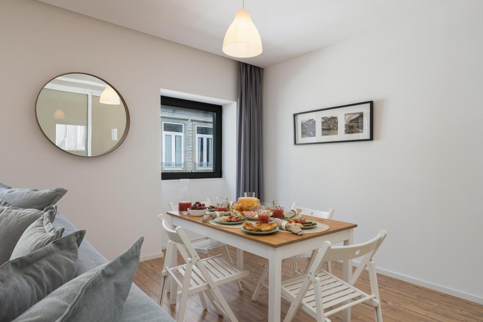 Host Wise - Charming Welcoming Flat - Centrally Located Porto Luaran gambar